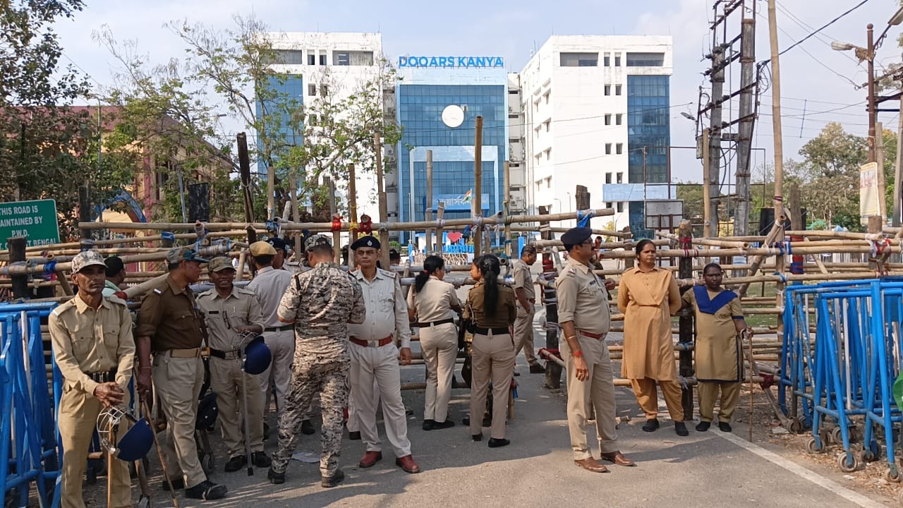 नामाङ्कन गर्ने क्रममा व्यापक पुलिसबल तैनात