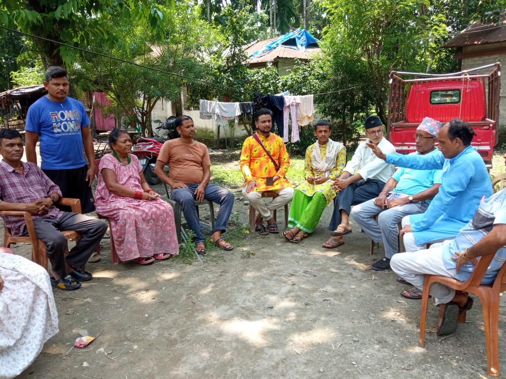 डुवर्स ब्राह्मण समाजद्वारा अशक्त परिवारलाई सहयोग