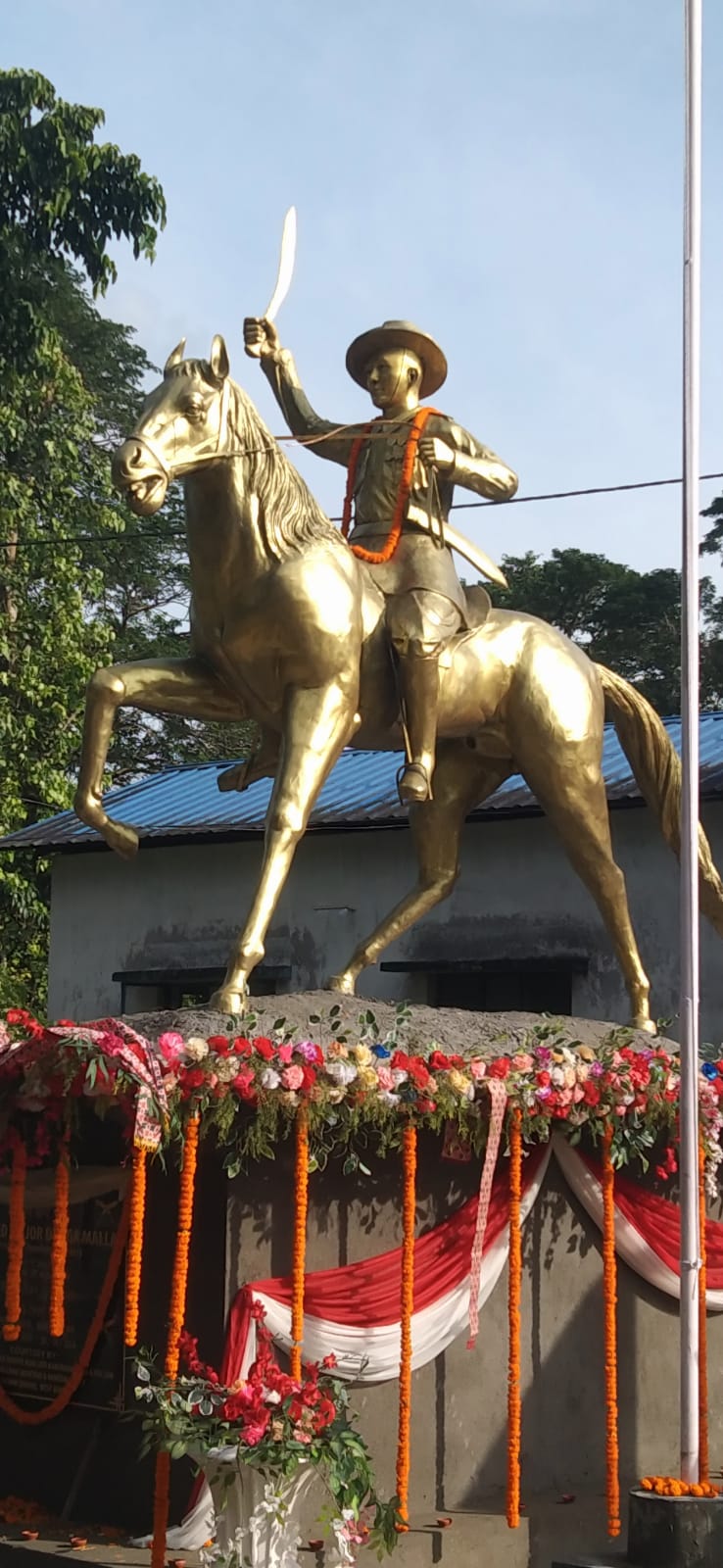 राजाभातखावामा सहीद मेजर दुर्गा मल्लको सालिक अनावरण