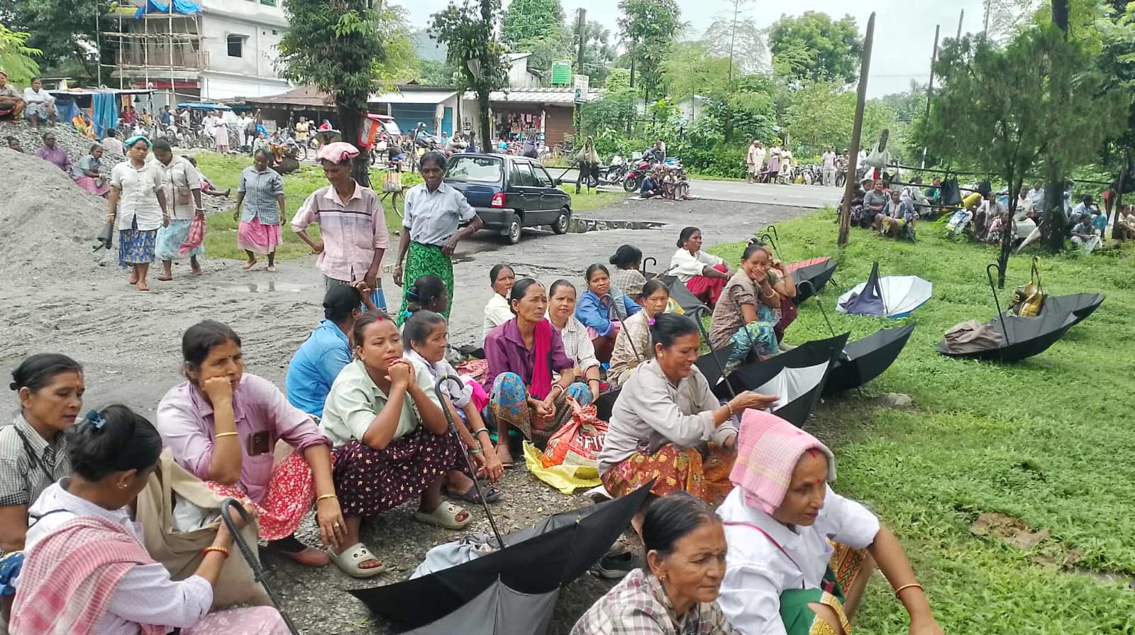 बाग्राकोटका चियाबारीमा गेट मिटिङ